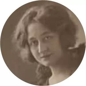 Emma Paulina Lokhorst - Literary critic