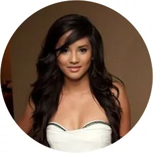 Emmalyn Estrada - Canadian singer