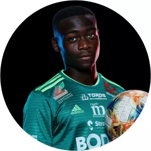 Emmanuel Swedi - Football player