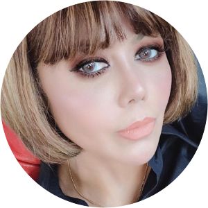 Emylia Rosnaida photograph