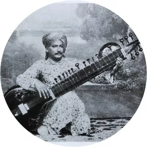 Enayat Khan photograph