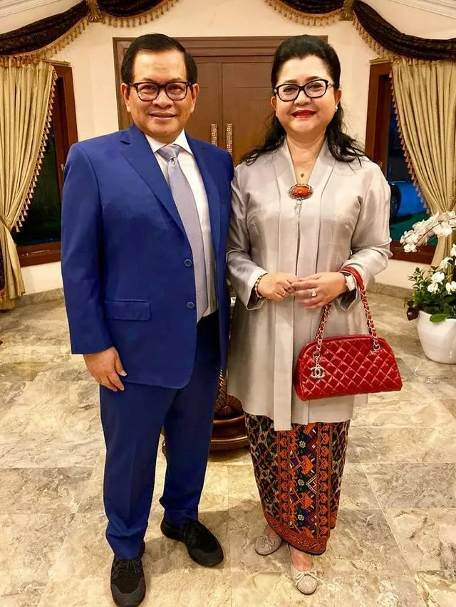 Endang Nugrahani - Pramono Anung's wife