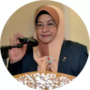 Engku Naimah Engku Taib - Politician