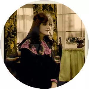 Enid Bennett photograph