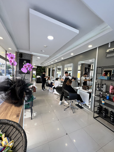 ENKA HAIR STUDIO - Hairdresser in Istanbul