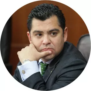 Enrique Flores Flores