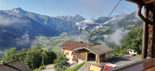 Enterhaus - Lodging in Zellberg, Austria