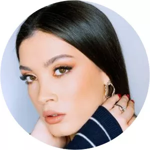 Enxhi Nasufi - Musical artist