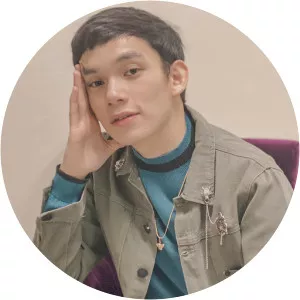 Enzo Almario - Singer