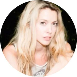 Eos Counsell - Violinist