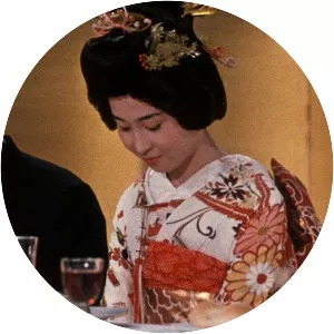 Equinox Flower - 1958 ‧ Comedy-drama/Drama ‧ 2 hours
