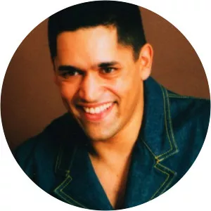 Eric Appapoulay - British singer