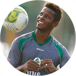 Erick Flores - Football midfielder