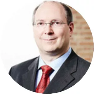 Erik Hoelzl - Author