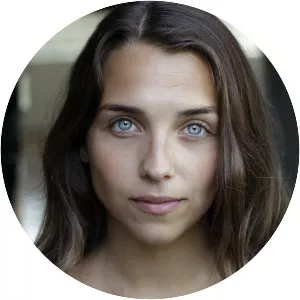 Erin Armstrong - Actress