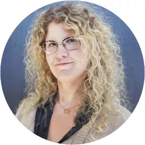 Erin Sarofsky - Title designer