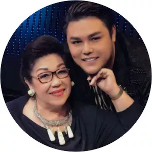 Erna Gunawan - Ivan Gunawan's mother