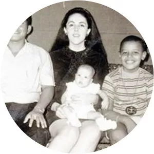 Erna Kustina - Lolo Soetoro's wife