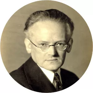 Ernst Simmel - German-American neurologist