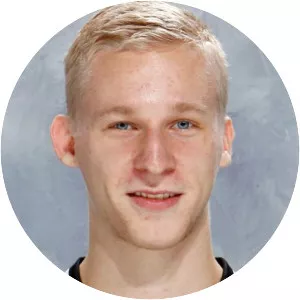 Esa Lindell - Ice hockey defenceman
