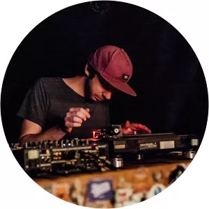 Escape Roots - Musical artist