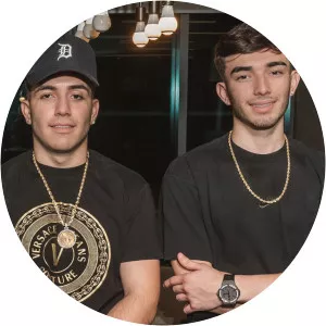 Eslabón Armado (Eslabon Armado) photograph