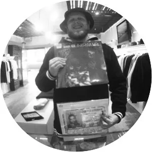 Esoligh - Musical artist