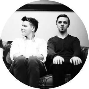 Est Est Est - Musical group