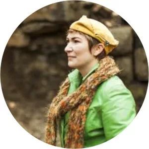 Esther Pennell - Singer