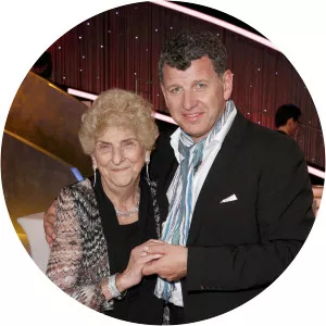 Esther Rossi photograph