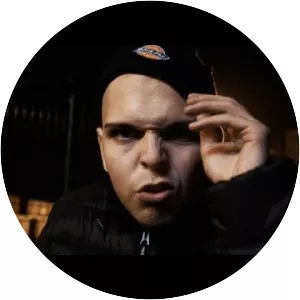 Estraca - Musical artist