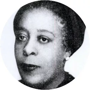 Eugénie ÉbouéTell