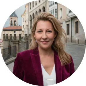 Eva García Sáenz de Urturi - Spanish novelist