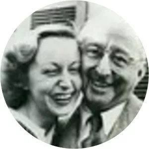 Eva Leale photograph