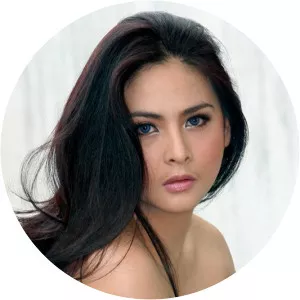 Evie Aquanthie Item - Jopie Item's wife