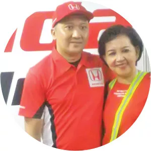 Evie Bahar photograph