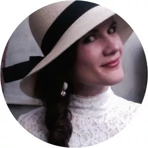 Evie Dunmore photograph