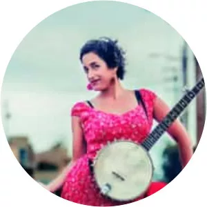 Evie Ladin - Musician