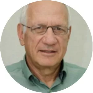 Eyal J. Naveh