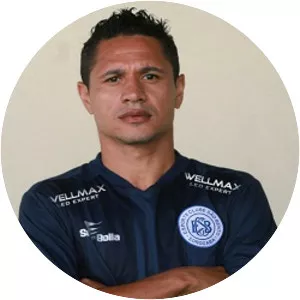 Fábio Bahia - Football midfielder