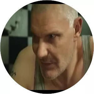 Falsifier - 2013 ‧ Drama/Komedi ‧ 1 saat 30 dakika