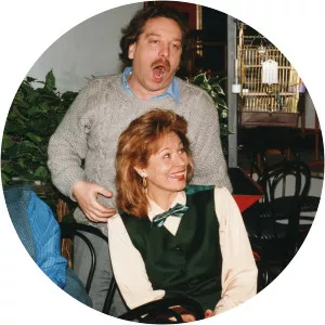Familia Kft. (Família Kft.)