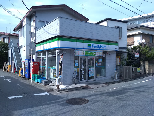 FamilyMart; Shirahata