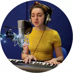 Farah Elle - Singer-songwriter