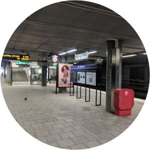Farsta strand metro station