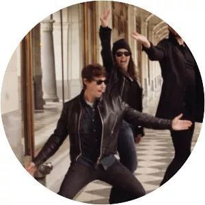 Fast Romantics - Rock band