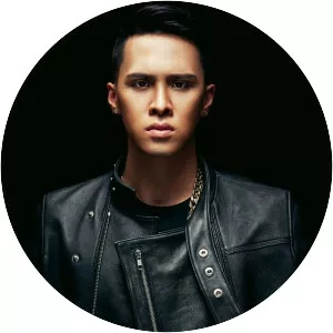 Fawng Daw - Musical artist