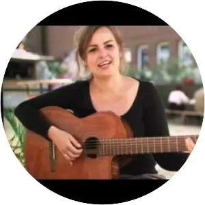 Fee Badenius - German singer-songwriter