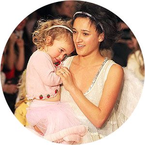 Felicity-Amore Castle-Hughes