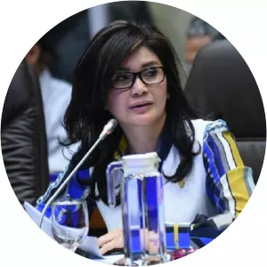 Felly Estelita Runtuwene